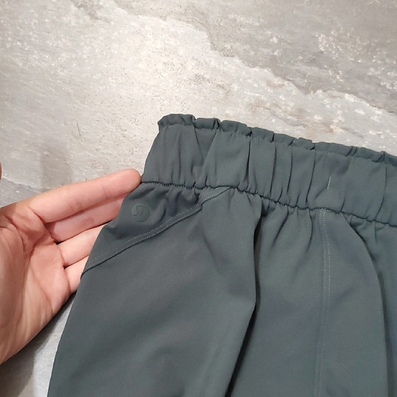 Lululemon Stretch High-Rise Pant 7/8 Length. 27" Inseam. Green. Size 2. - Picture 8 of 11
